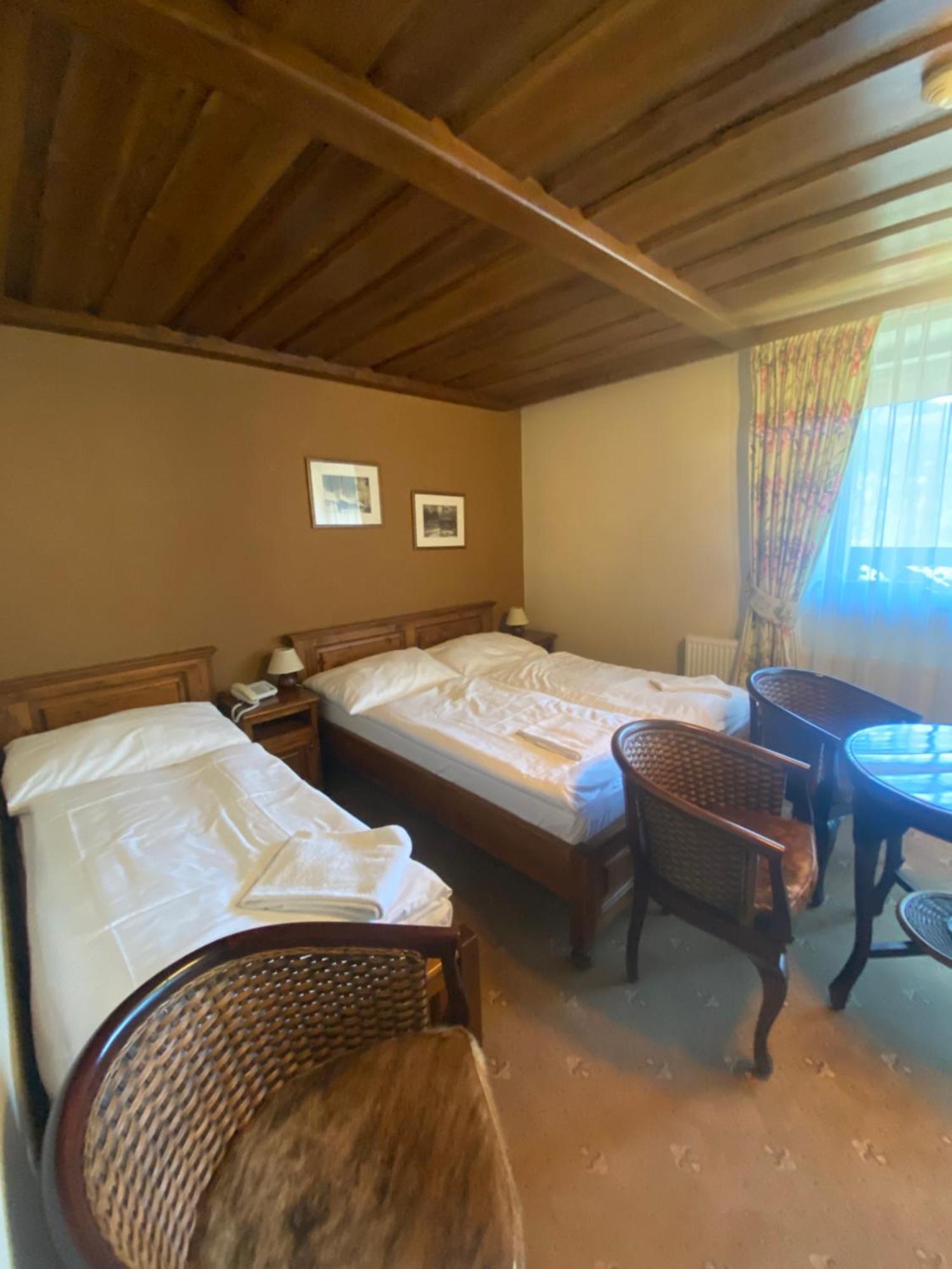 Horsky Hotel Encian โดโนวาลี ภายนอก รูปภาพ