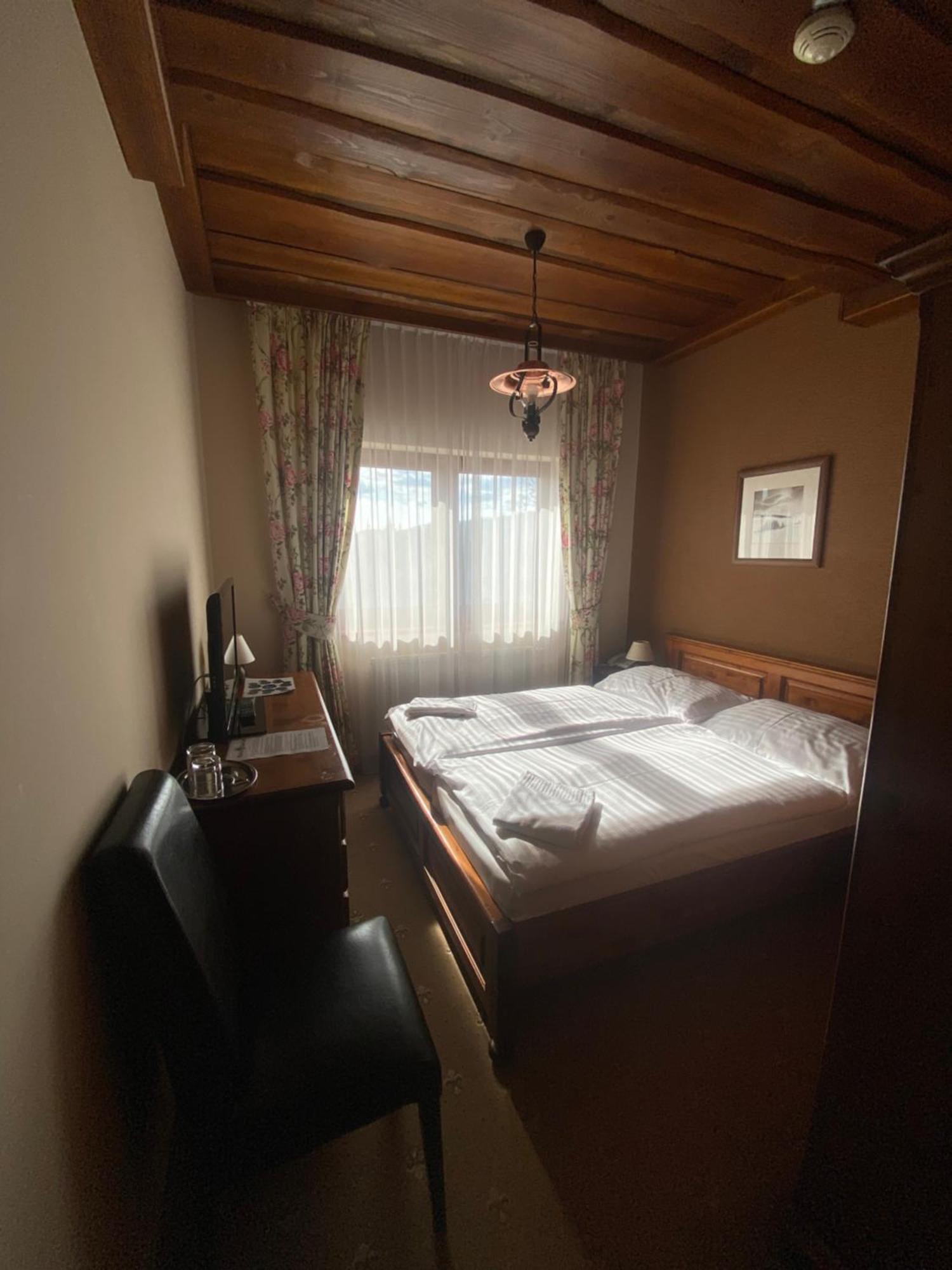Horsky Hotel Encian โดโนวาลี ภายนอก รูปภาพ