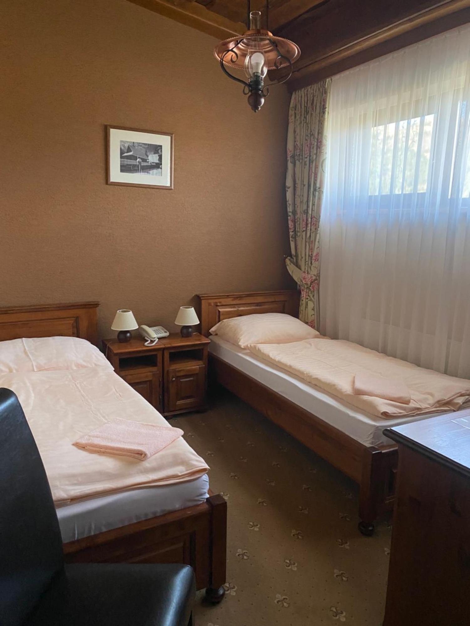 Horsky Hotel Encian โดโนวาลี ภายนอก รูปภาพ